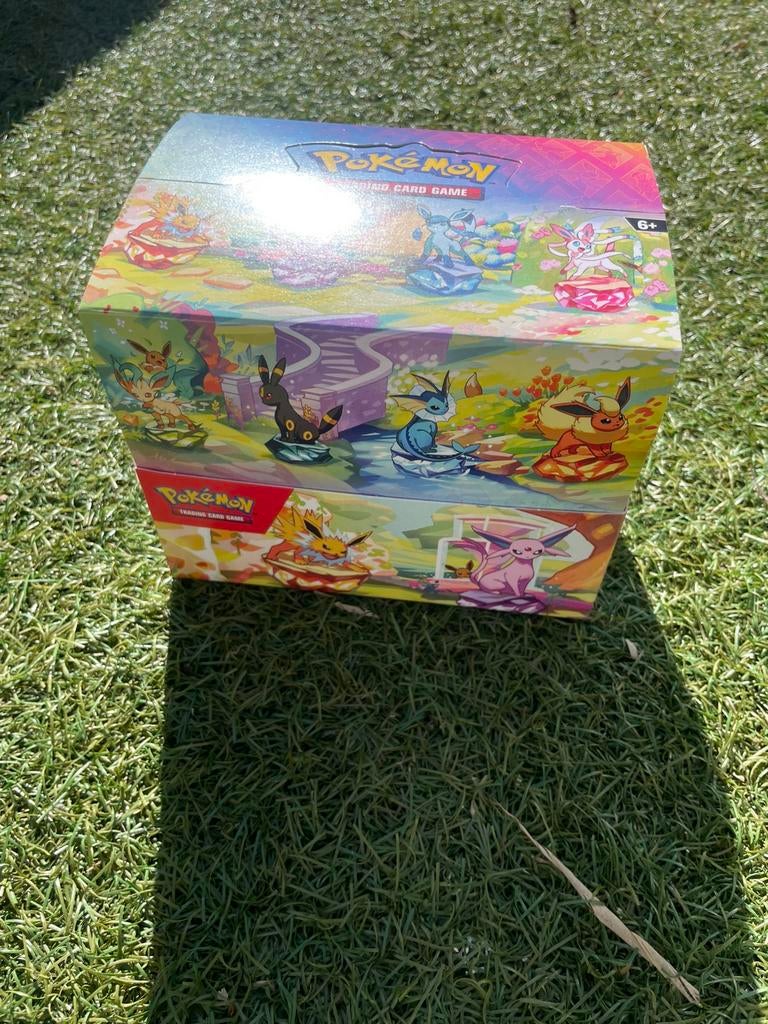 Prismatic Tin Display Pokemon, Ophalen, Zo goed als nieuw