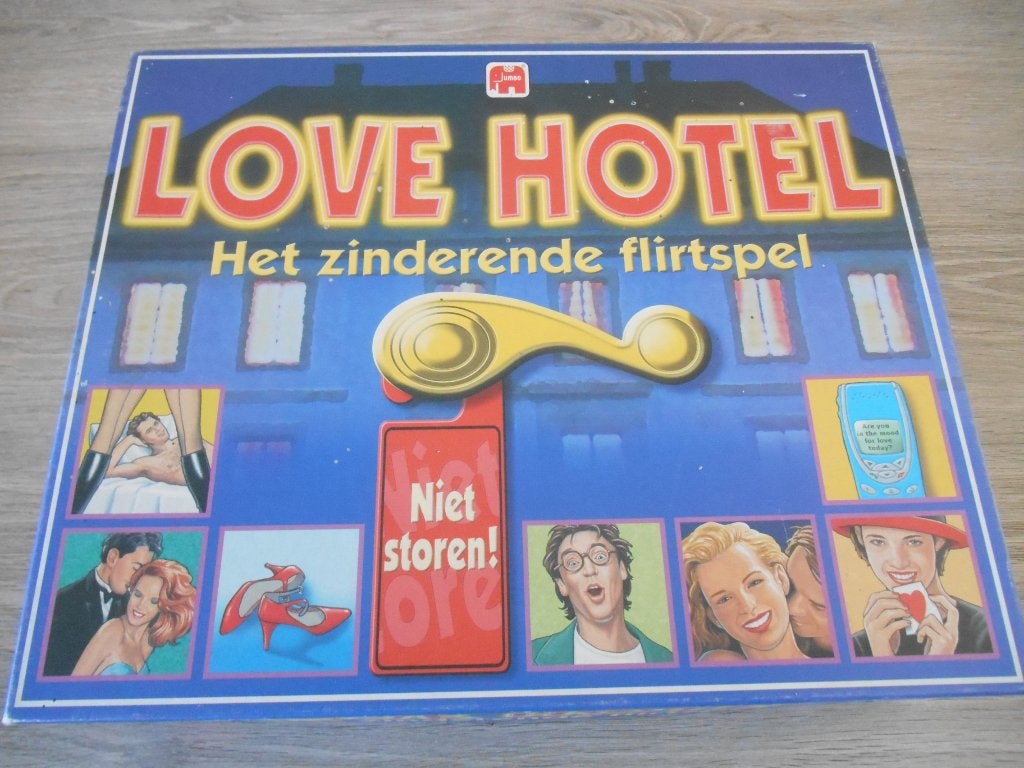 love hotel, Ophalen of Verzenden, Zo goed als nieuw