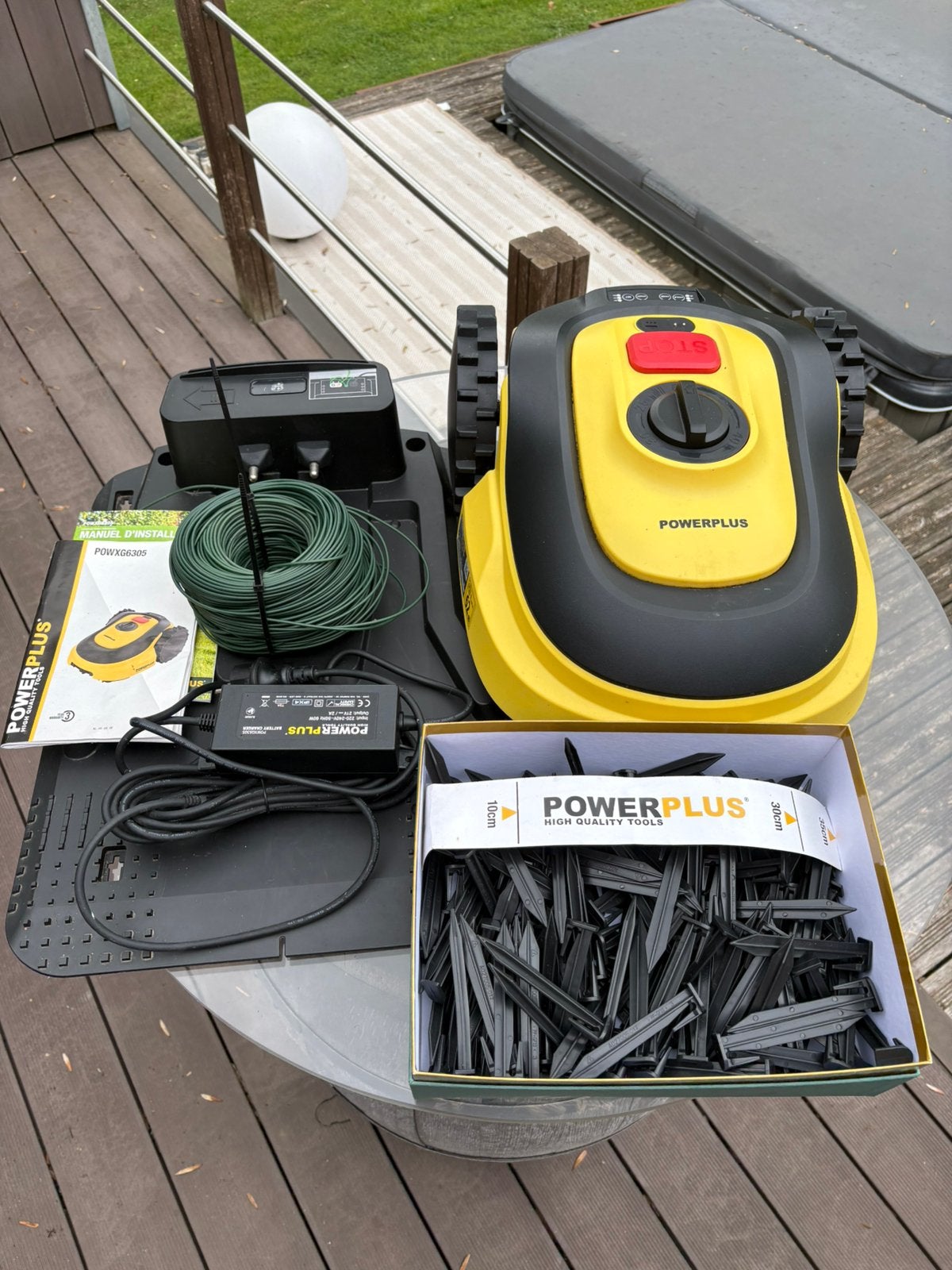 Robot tondeuse PowerPlus, Jardin & Terrasse, Tondeuses robotisées, Enlèvement, Comme neuf