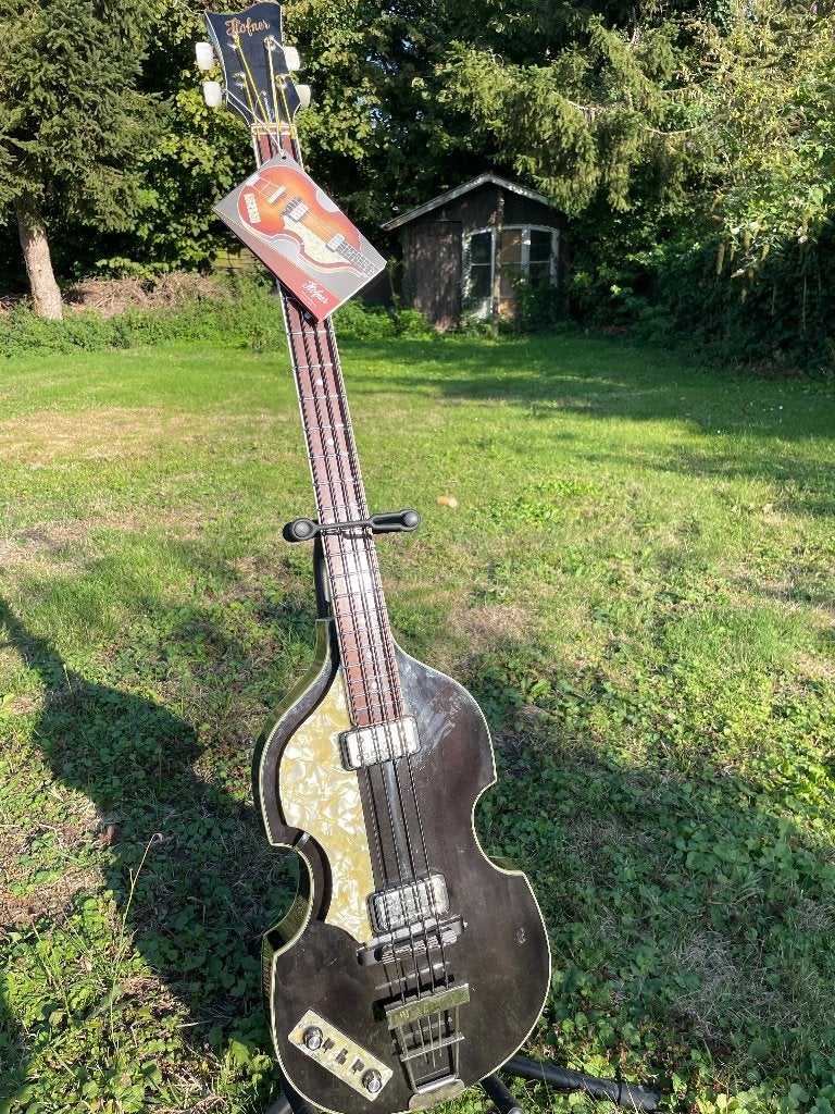 Hofner basgitaar linkshandig + flight case, Musique & Instruments, Instruments à corde | Guitares | Basses, Enlèvement, Comme neuf
