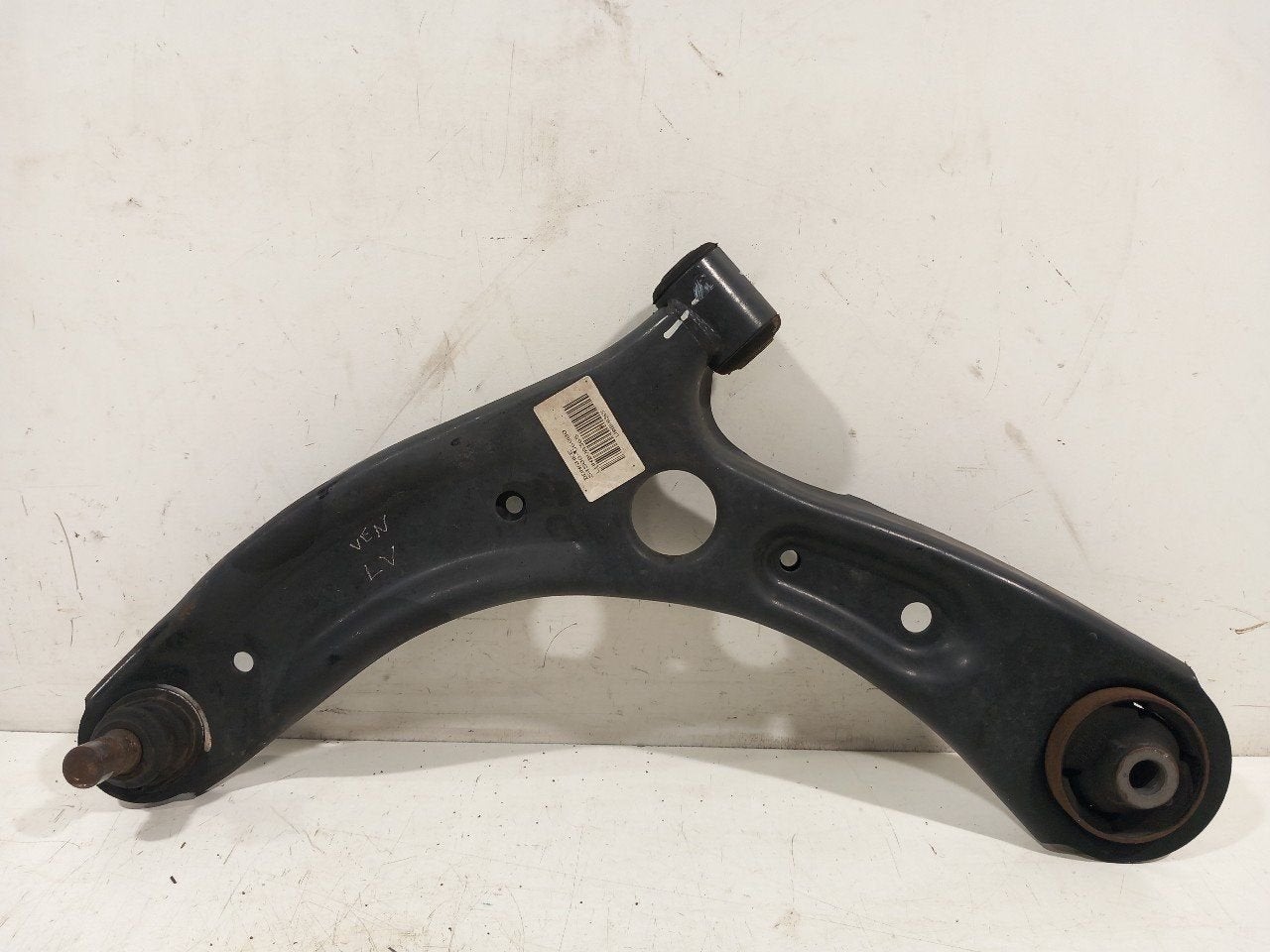 Draagarm links voor Kia Picanto, Auto-onderdelen, Onderdelen@venauto.nl, Van der Ven Autorecycling B.V., Ettenseweg 76, 4706 PB Roosendaal, The Netherlands