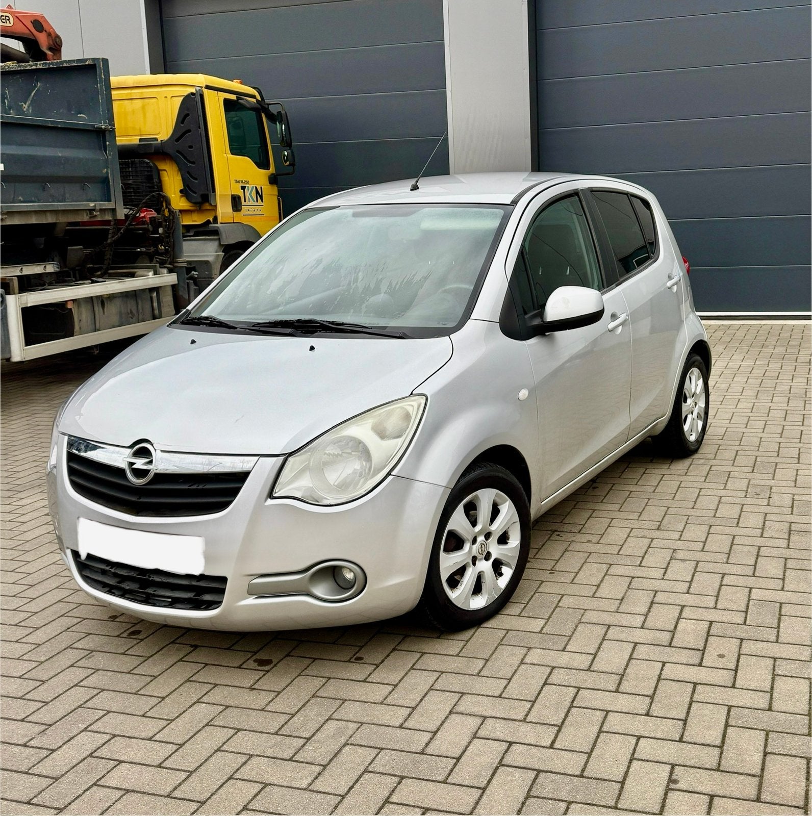 Opel Agila 1.2i / Airco, Voorwielaandrijving, 4 deurs, Stof, 4 cilinders
