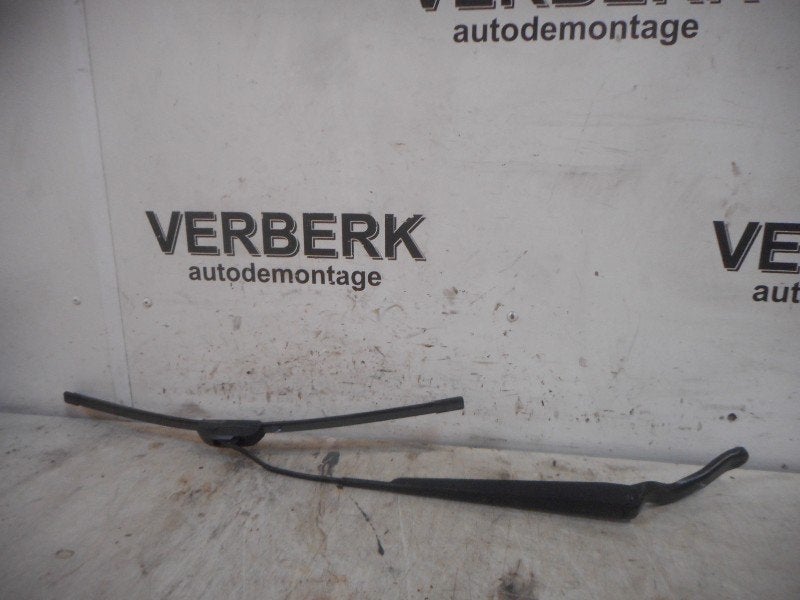 BRAS ESSUIE GLACE AVANT GAUCHE Ford Fiesta 5 (JD / JH), Utilisé, Ford