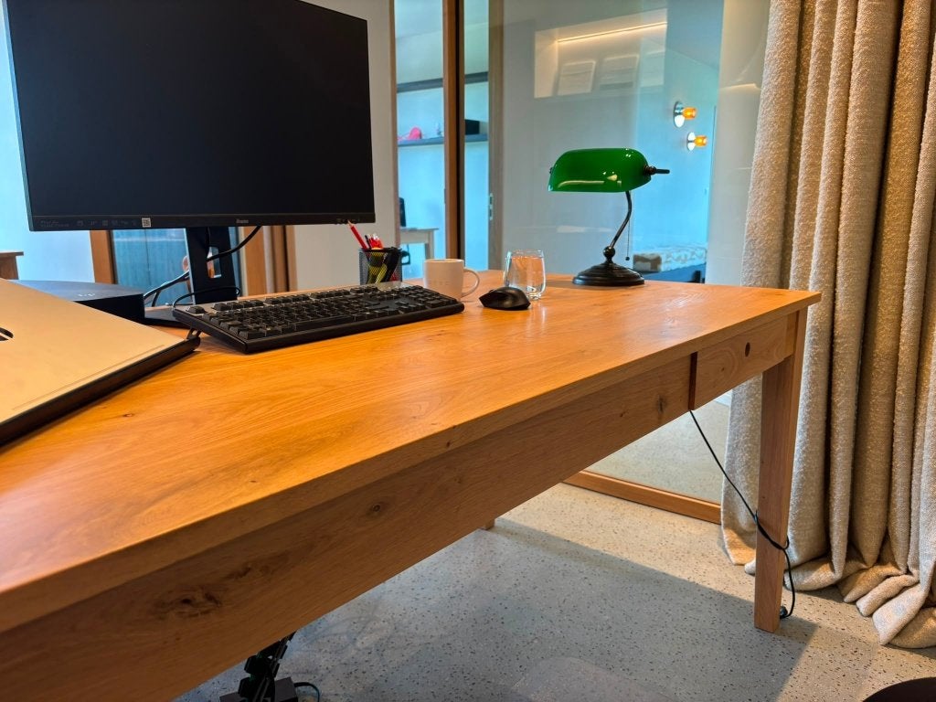 Tafel/ Bureau, Huis en Inrichting, Ophalen, Rustiek, Eikenhout, Zo goed als nieuw