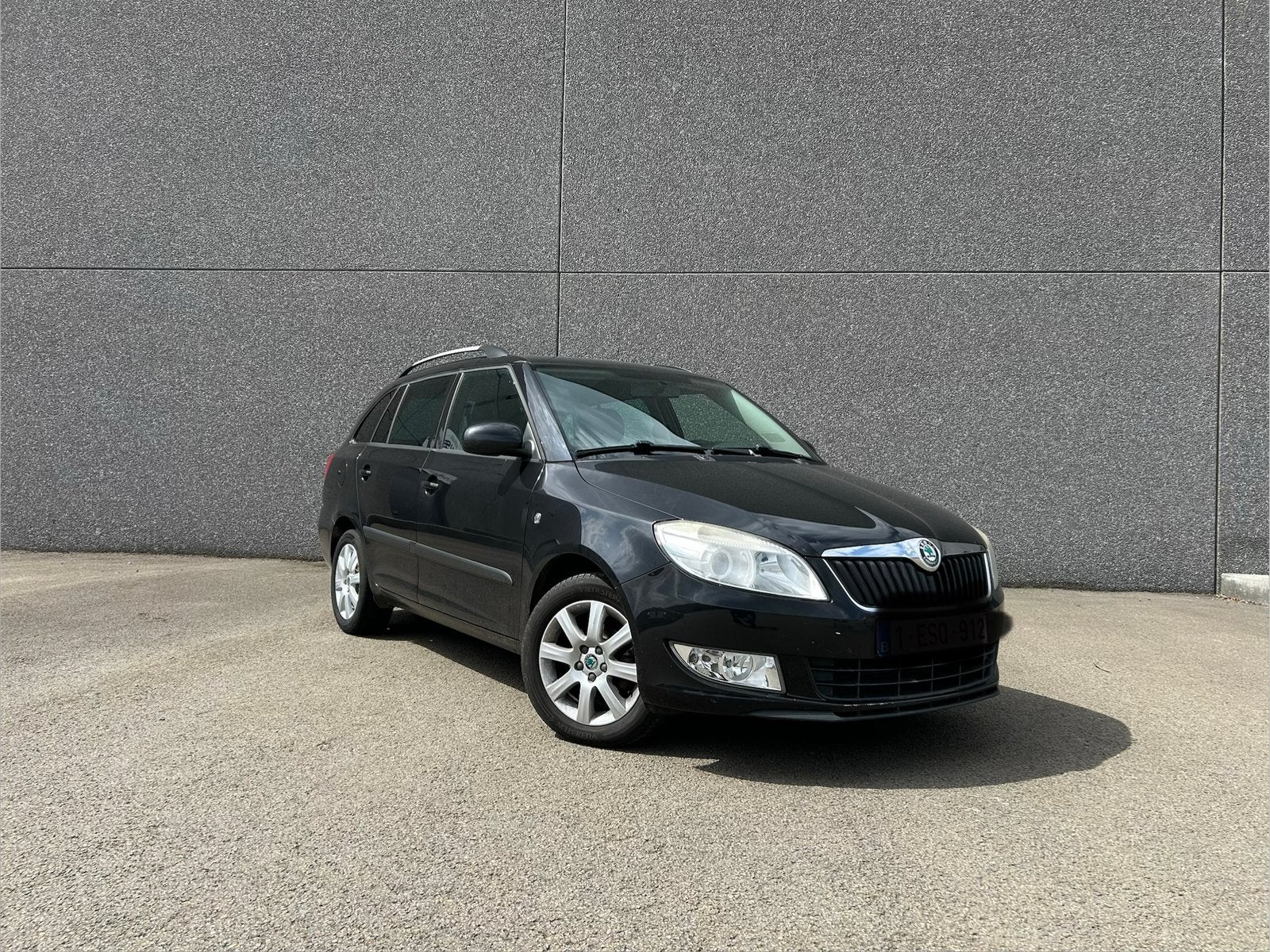 Skoda Fabia Combi 05/2011 - 1er pror - carnet - prêt immatri, Euro 5, Achat, 1209 kg, Noir