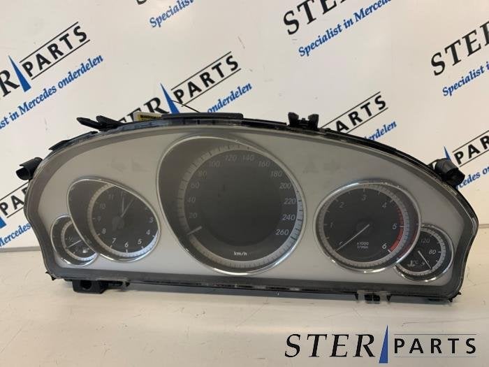Compteur kilométrique KM d'un Mercedes E-Klasse, 3 mois de garantie, Utilisé, -, -
