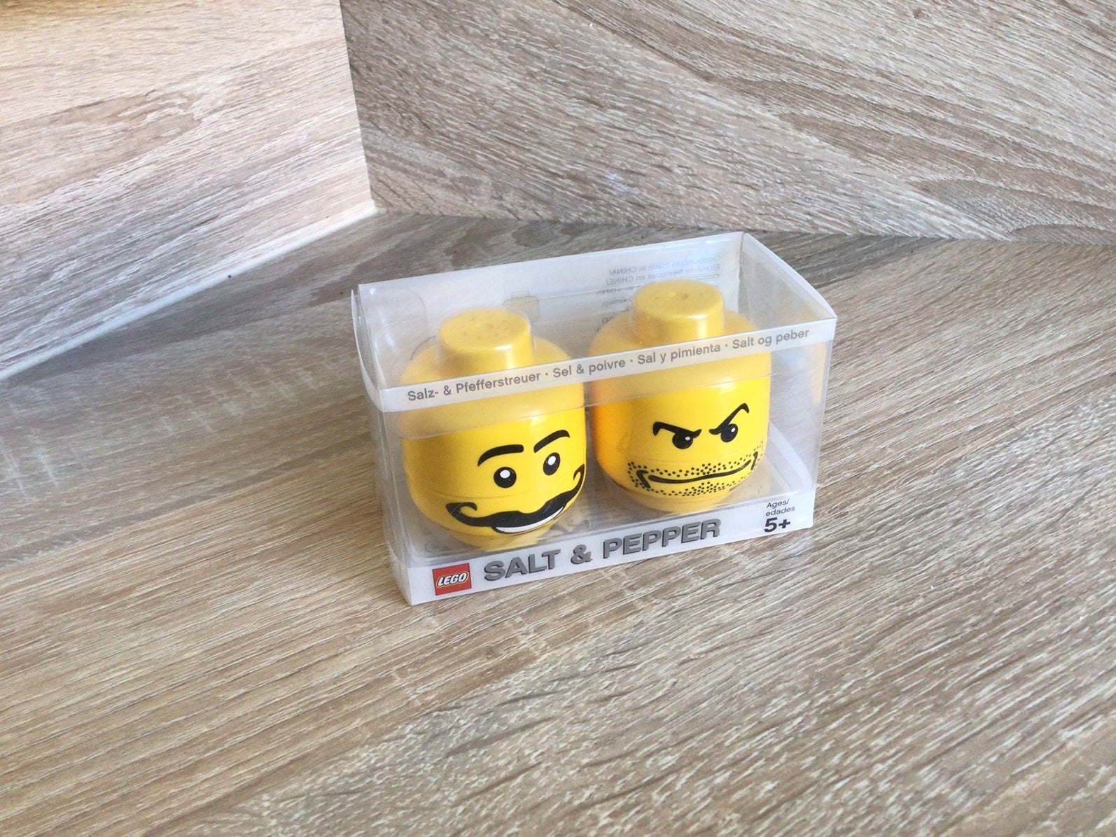 Salière et poivrière Lego, neuve, Collections, Enlèvement ou Envoi, Neuf