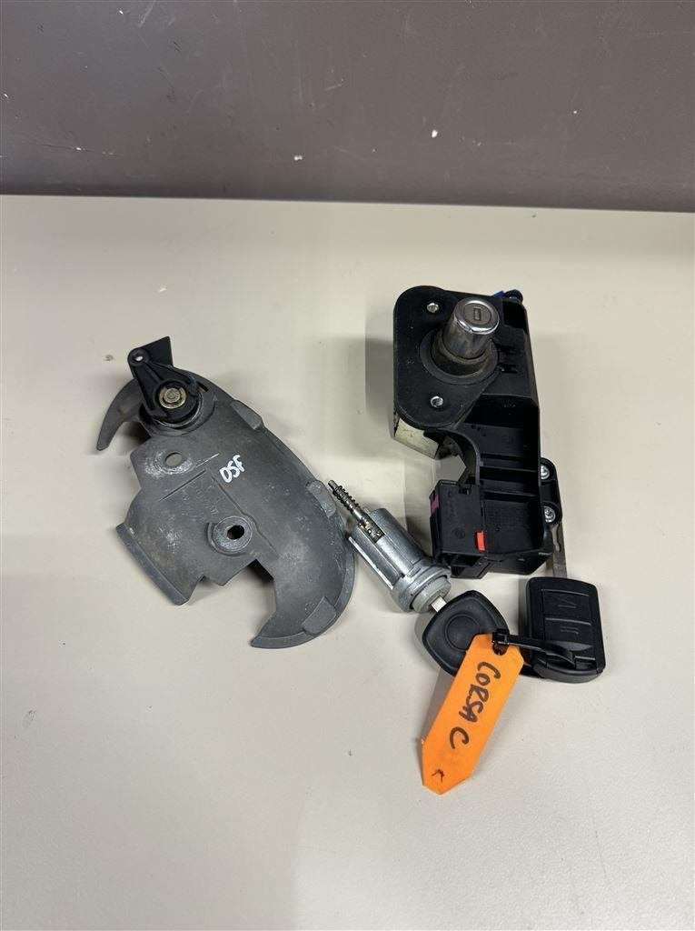 Opel Corsa slot C 01-06 Sleutels Contact Stuurslot Transpond, Ophalen of Verzenden, Zo goed als nieuw