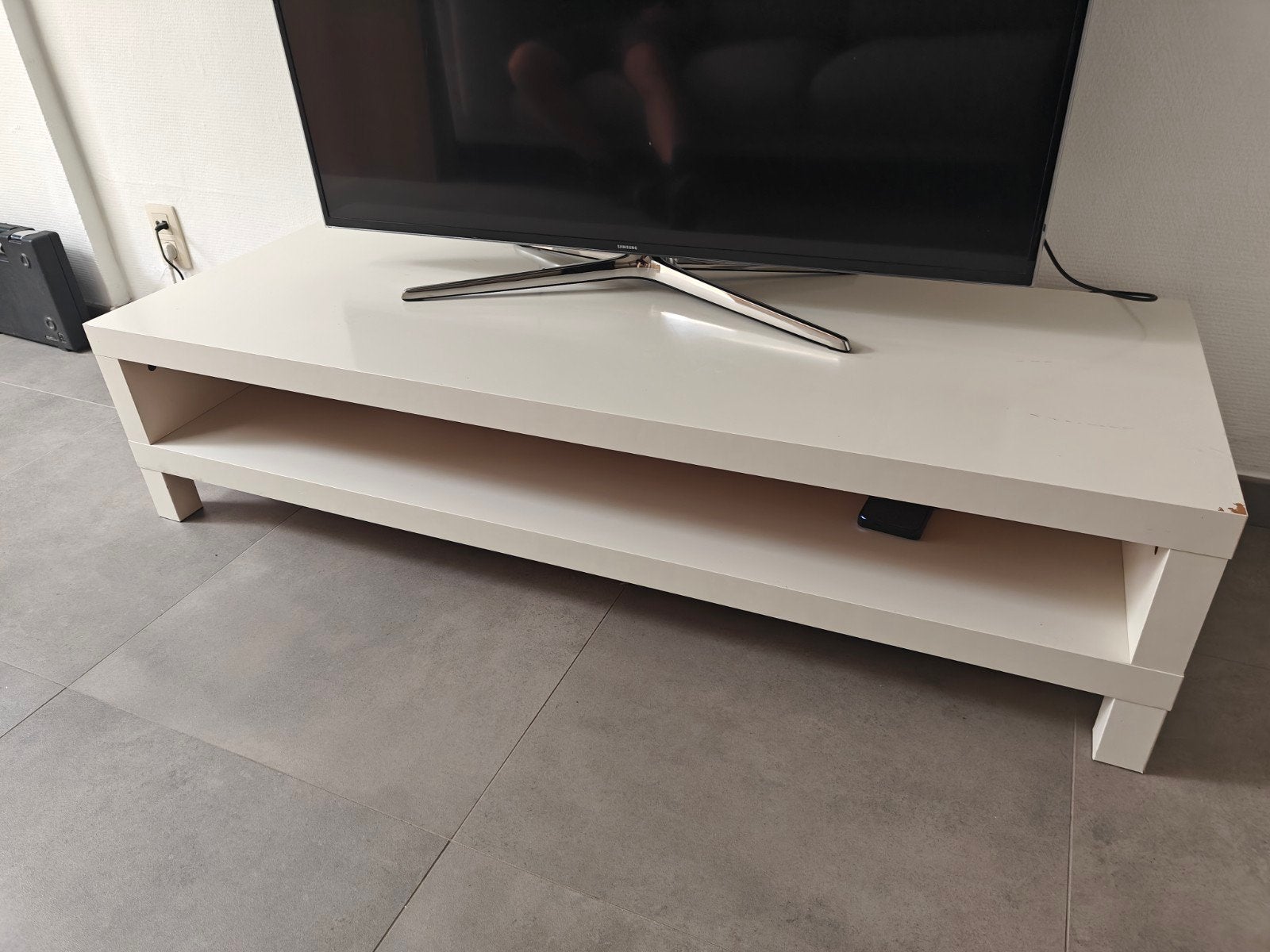Tv-kast, Ophalen