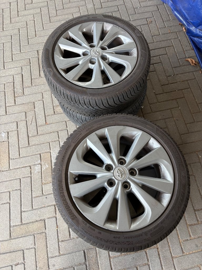 Winterbanden Toyota, Auto-onderdelen, Ophalen, Gebruikt, Velg(en), 17 inch