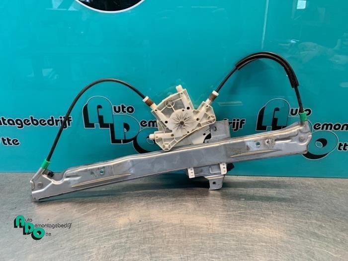 Mécanique vitre 4portes avant gauche d'un Peugeot 407 (407, -, 3 mois de garantie, Utilisé, -