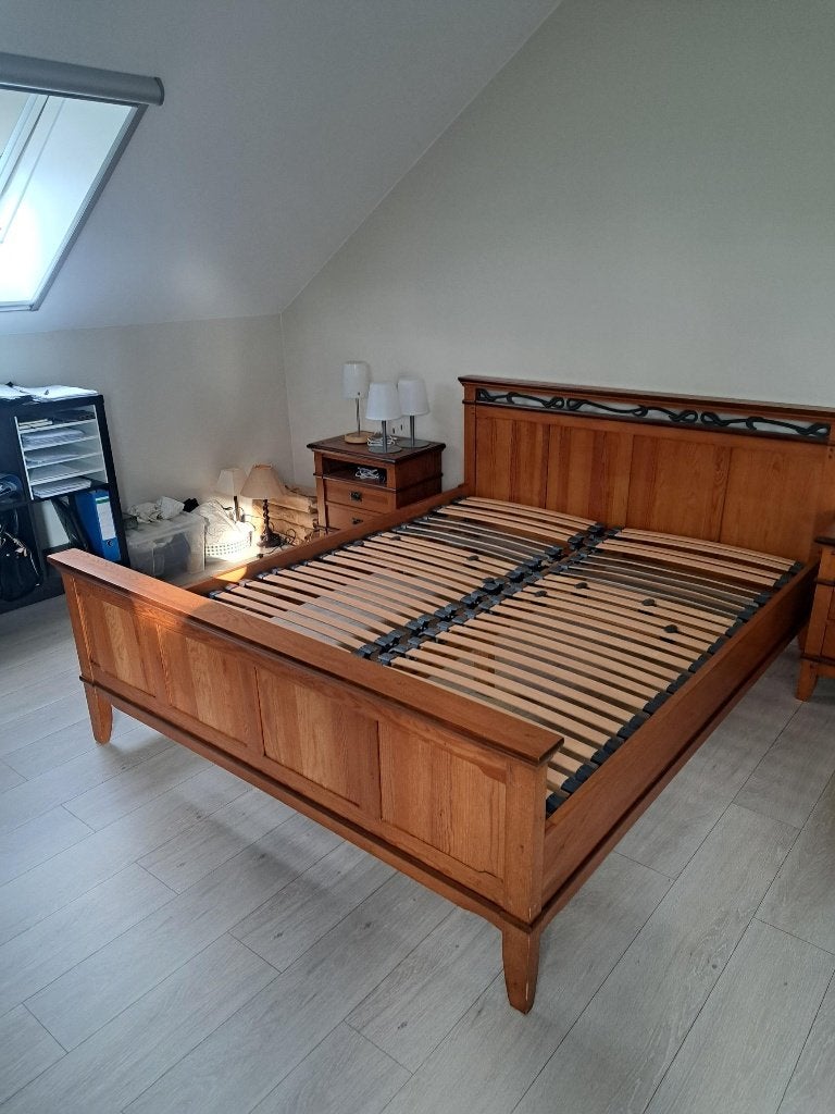 2 persoonsbed - latten bodem en 2 nachtkastjes, Ophalen, Gebruikt, 210 cm, Tweepersoons