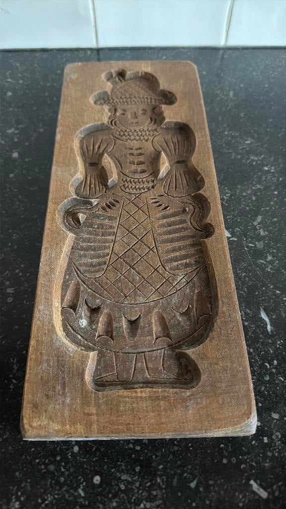 Planche à pain d'épice en bois datant des années 1900, Enlèvement