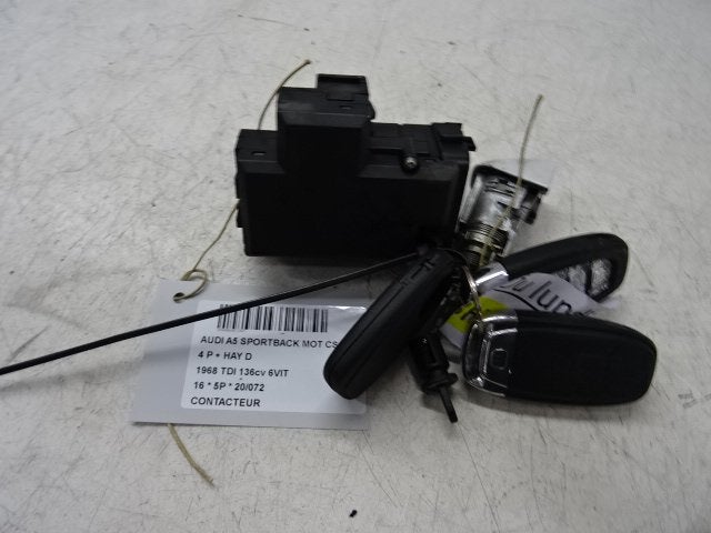 CONTACTSLOT Audi A5 Sportback (8TA) (01-2009/01-2017), Auto-onderdelen, Gebruikt, Audi