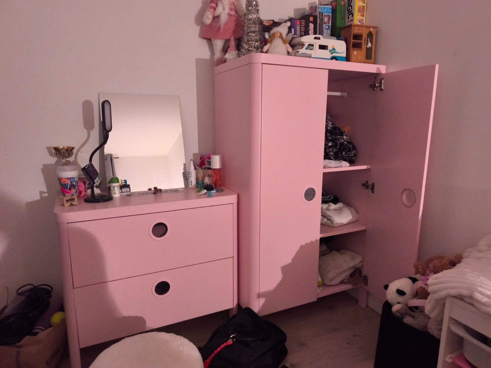 meubles chambres fille, Enlèvement, Fille