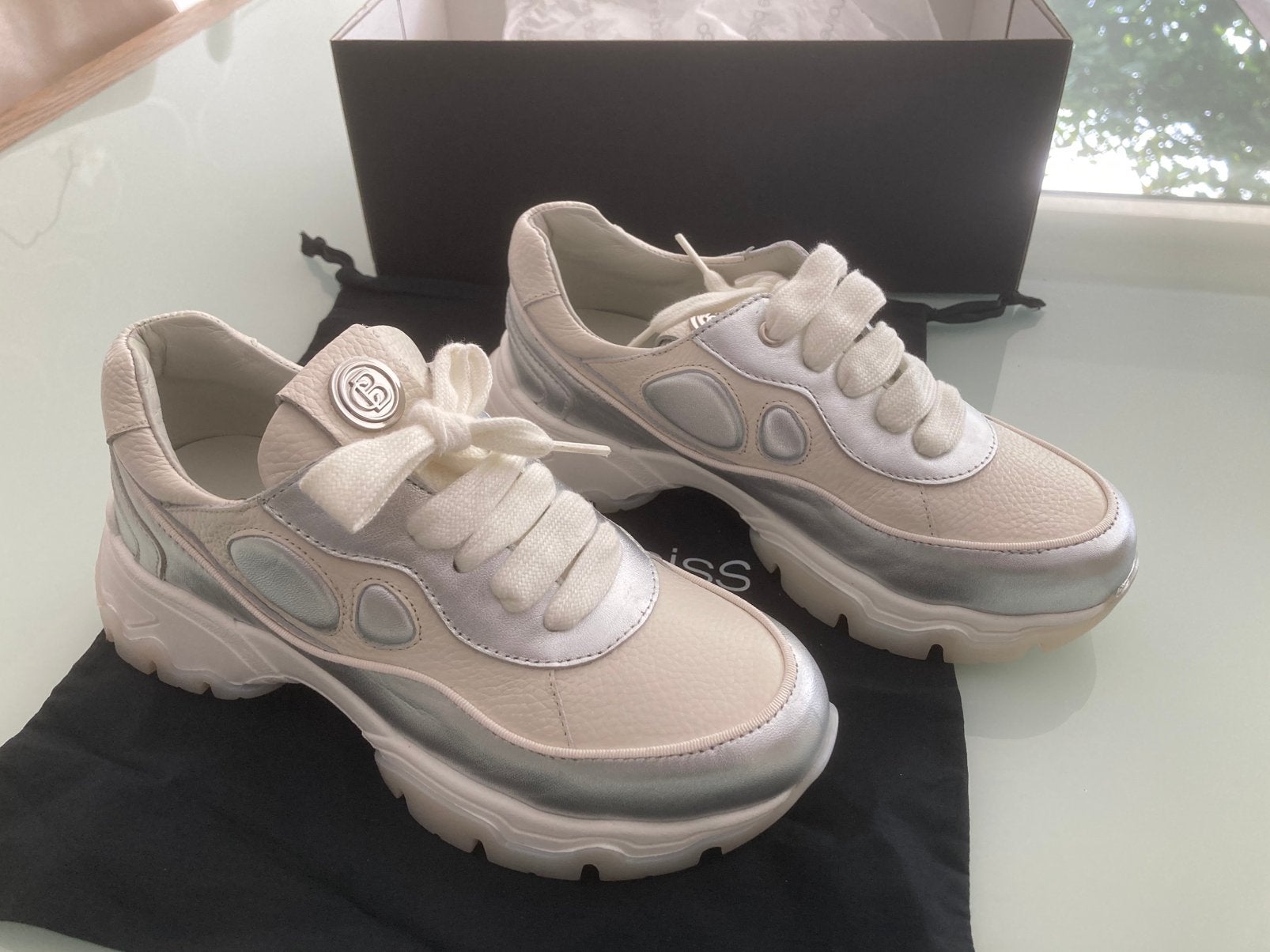 Nieuwe sneakers Caroline Biss, Vêtements | Femmes, Chaussures, Neuf, Enlèvement ou Envoi, Autres couleurs, Sneakers et Baskets