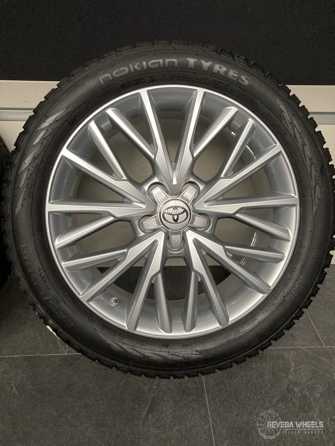 18” originele Toyota Corolla Cross velgen + winterbanden, 18 inch, Gebruikt, -, -