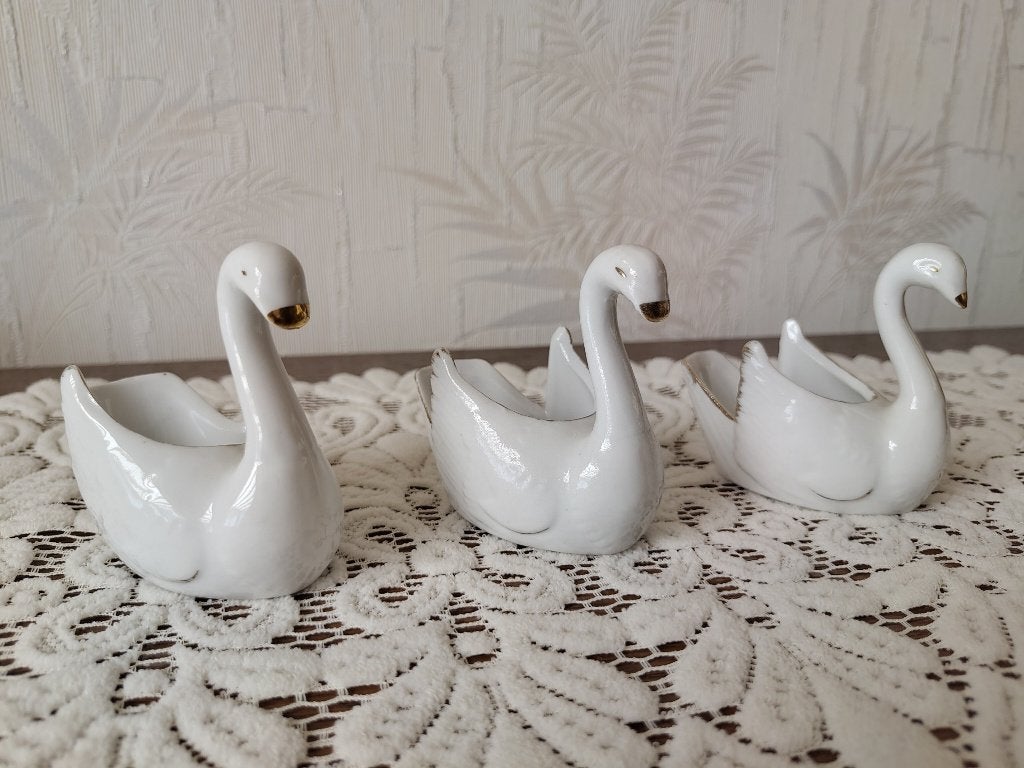 3 porseleinen zwanen, Ophalen, Zo goed als nieuw, Dier