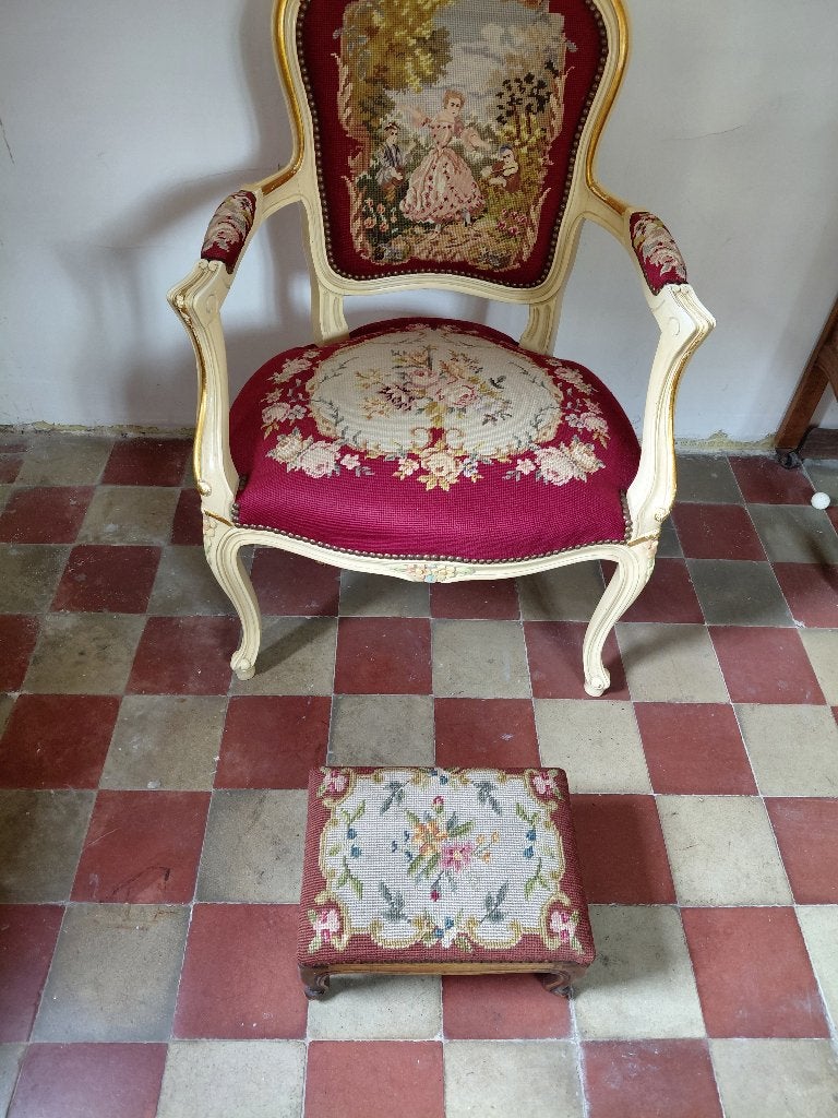 Vintage louis fauteuil met voetbankje, Huis en Inrichting, Fauteuils, Ophalen, Gebruikt, Stof, Louis XV stijl