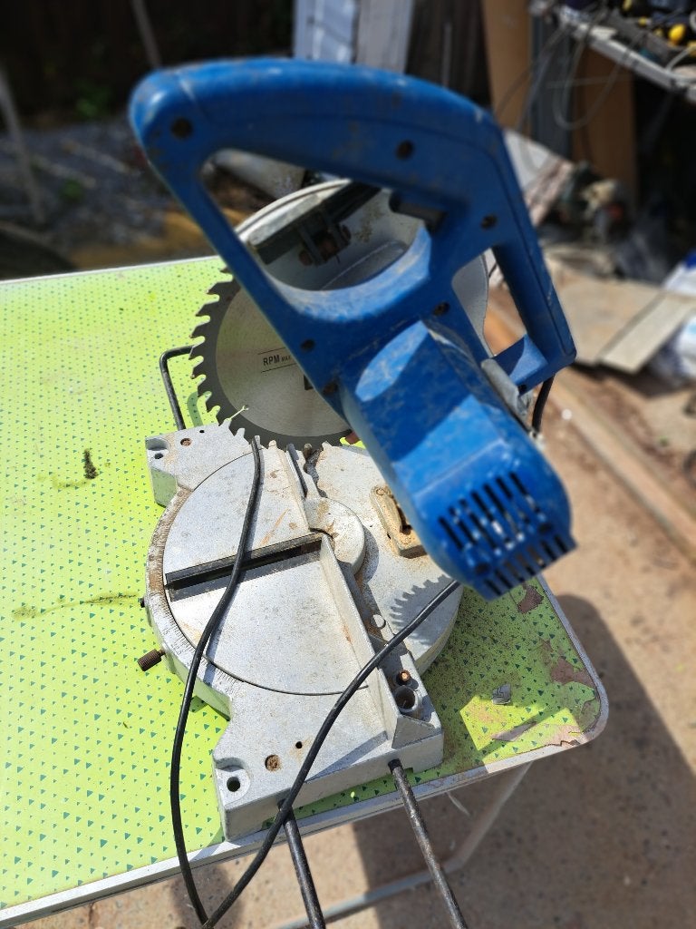 Scie à onglet  tres bon état, Ophalen, Zo goed als nieuw, 1200 watt of meer, Afkortzaag