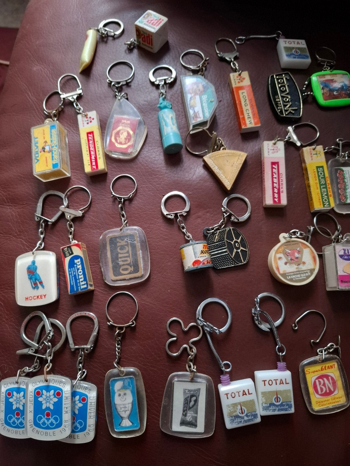verzameling zeer oude sleutelhangers, Verzamelen, Ophalen, Gebruikt, Merk