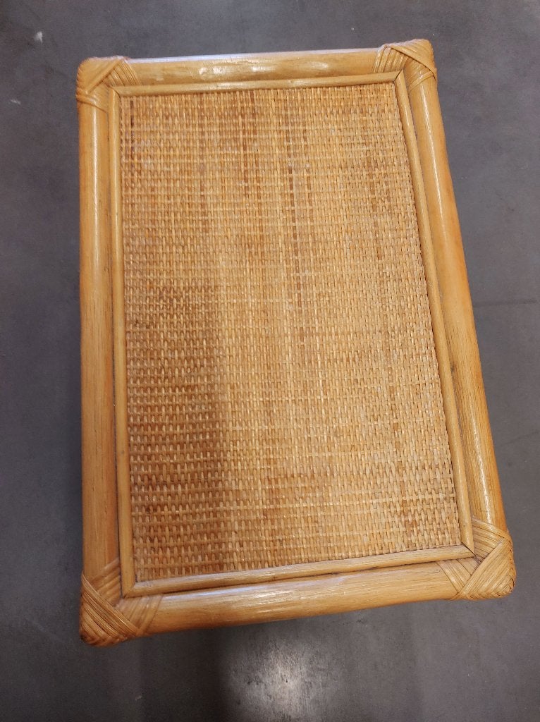 Zeer mooie kleine vintage tafel (1960/1970) in licht rotan, Huis en Inrichting, Ophalen, Zo goed als nieuw