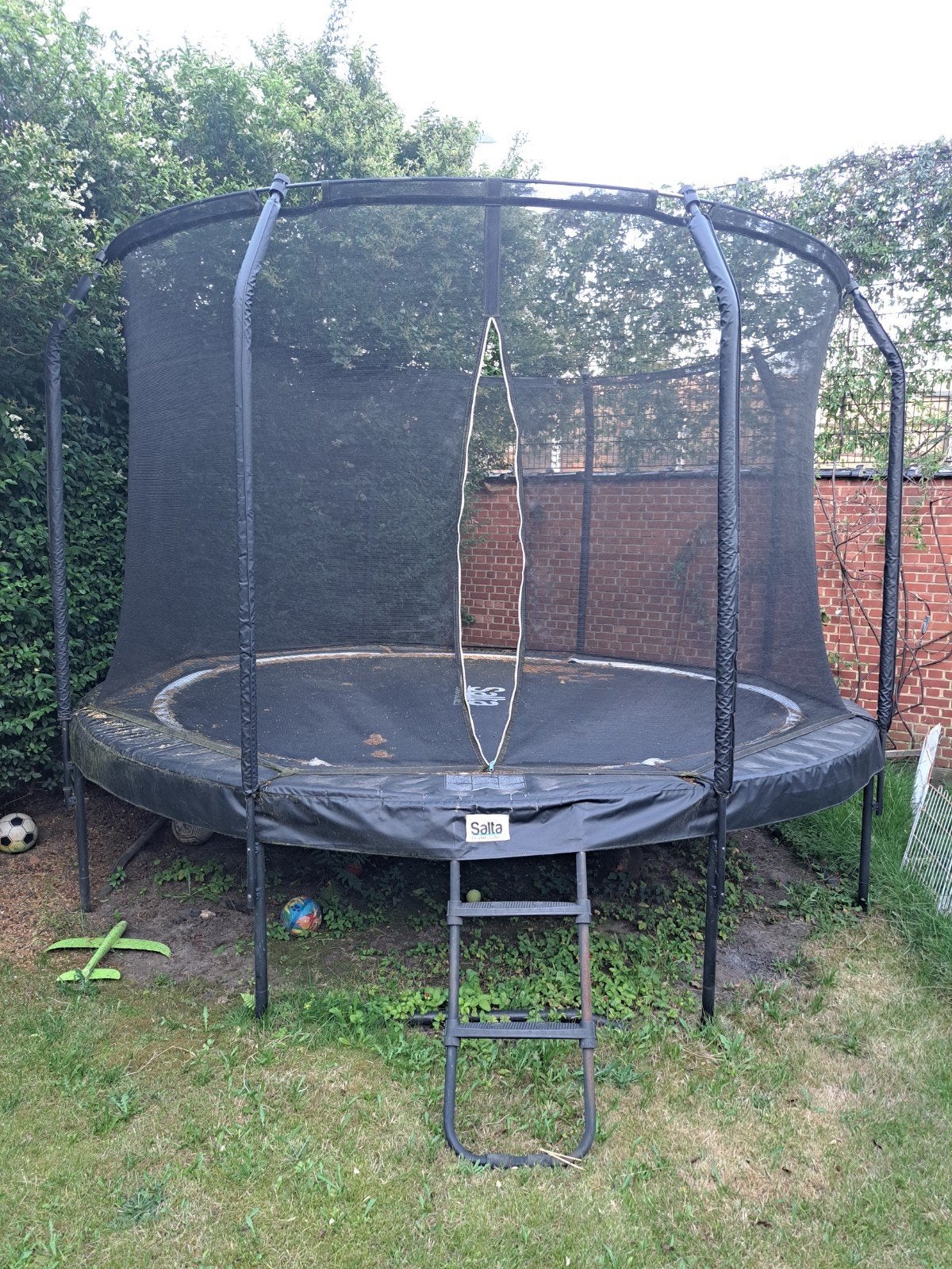 Trampoline Salta, Ophalen