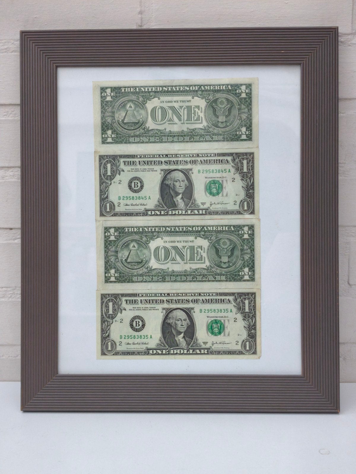 Set van 4 US One Dollar Biljetten ingelijst, Timbres & Monnaies, Billets de banque | Amérique, Enlèvement ou Envoi