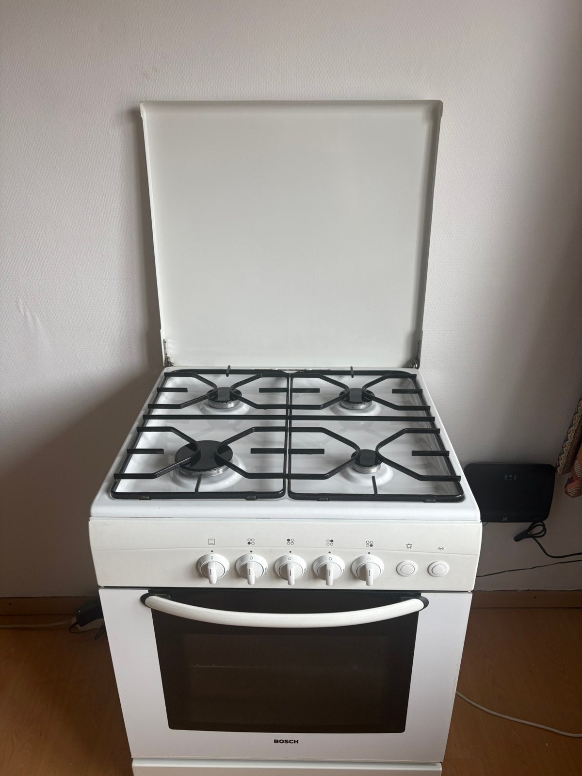 Bosch gasfornuis, Elektronische apparatuur, Fornuizen, Ophalen, 4 kookzones, Zo goed als nieuw, Gas