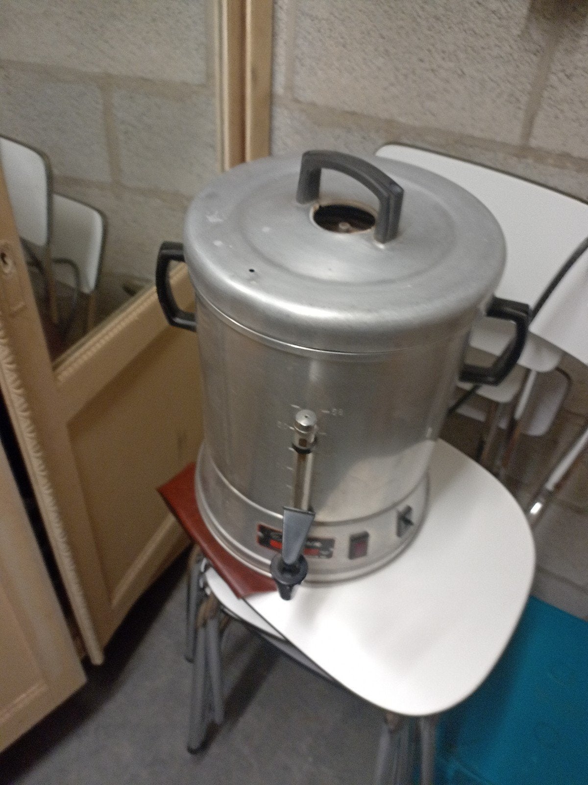 koffie machine voor 40 tassen, Ophalen