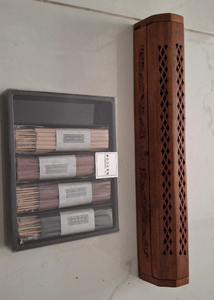 houten kistje voor wierook + wierook, Huis en Inrichting, Ophalen of Verzenden, Zo goed als nieuw, Hout, Overige typen