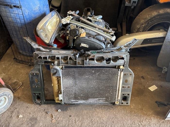 Panneau avant d'un Ford KA, -, 3 mois de garantie, -, -