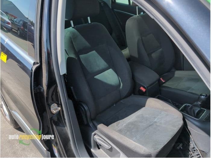 Siège droit d'un Volkswagen Tiguan, -, Volkswagen, -, 3 mois de garantie