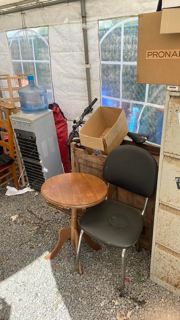 Rommelmarkt spullen, Ophalen, Zo goed als nieuw