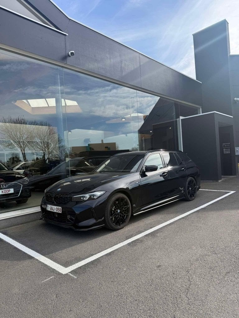 BMW 330i G21 LCI bj 2025 met 13000km M-Sport, Auto's, BMW, Automaat, Stof, 4 cilinders, Zwart