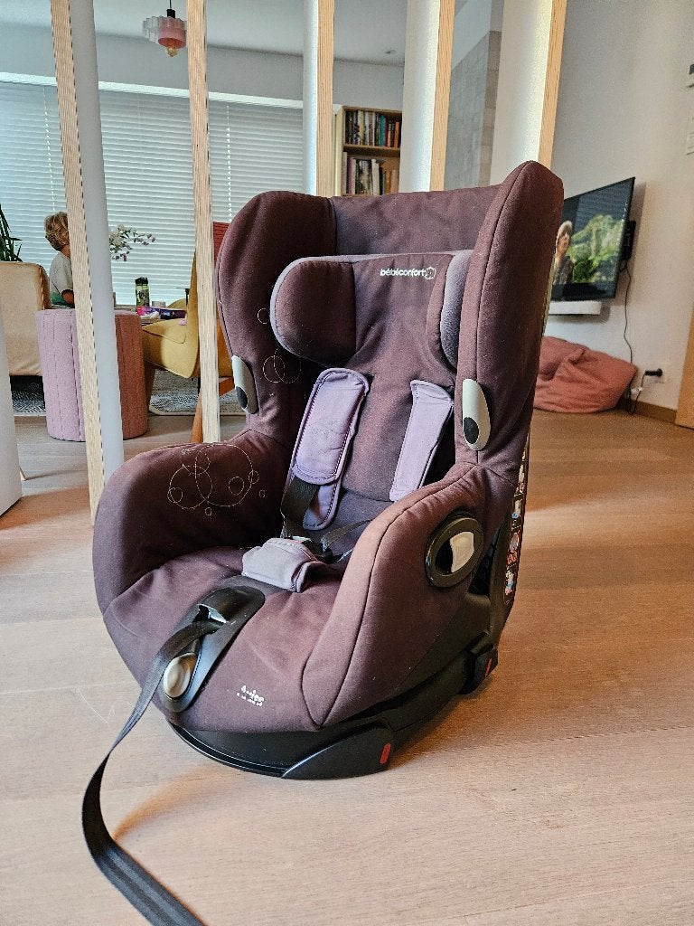 Autostoel 'Bébé Confort Axiss', Kinderen en Baby's, Autostoeltjes, Verstelbare rugleuning, Gebruikt, Overige methoden, 9 t/m 18 kg