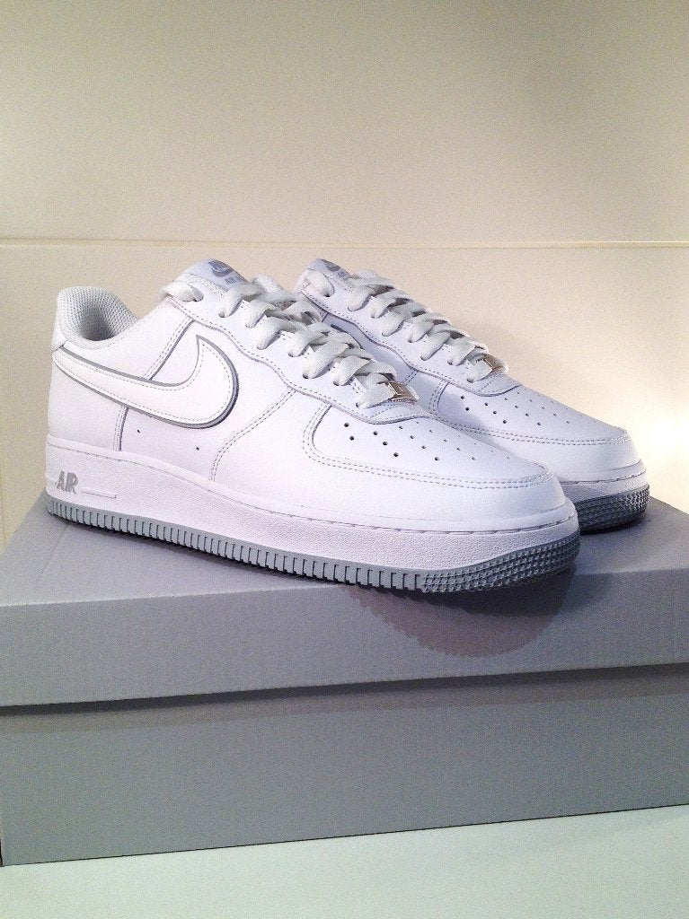 Nike Air Force 1 Limited Edition Gloednieuw! Ongedragen!, Vêtements | Hommes, Neuf, Enlèvement ou Envoi, Nike, Blanc