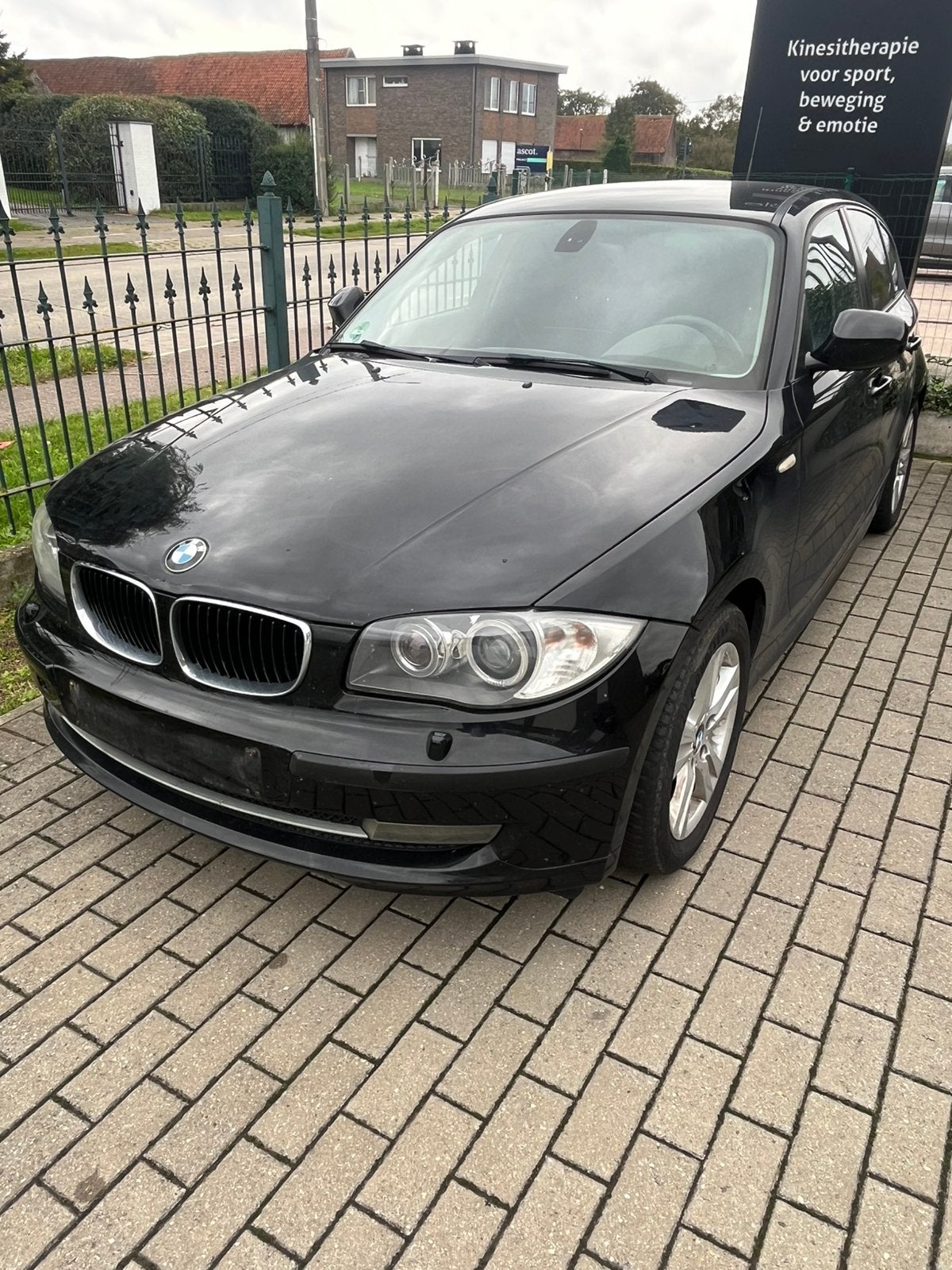 Bmw 118i Benzine E87 Euro 5 *2010bj *190.000km, Autos, Euro 5, Achat, Boîte manuelle, Noir