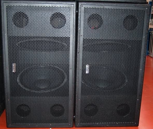 SYNQ CLS 215 V3-SUBWOOFERS, Gebruikt, Subwoofer, Ophalen, 150 watt of meer
