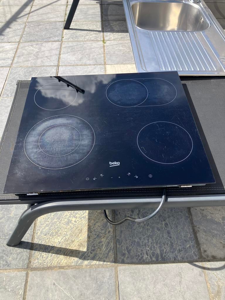 Kookplaat merk Beko, Elektronische apparatuur, Kookplaten, Gebruikt, Inbouw, Elektrisch, 4 kookzones, Ophalen