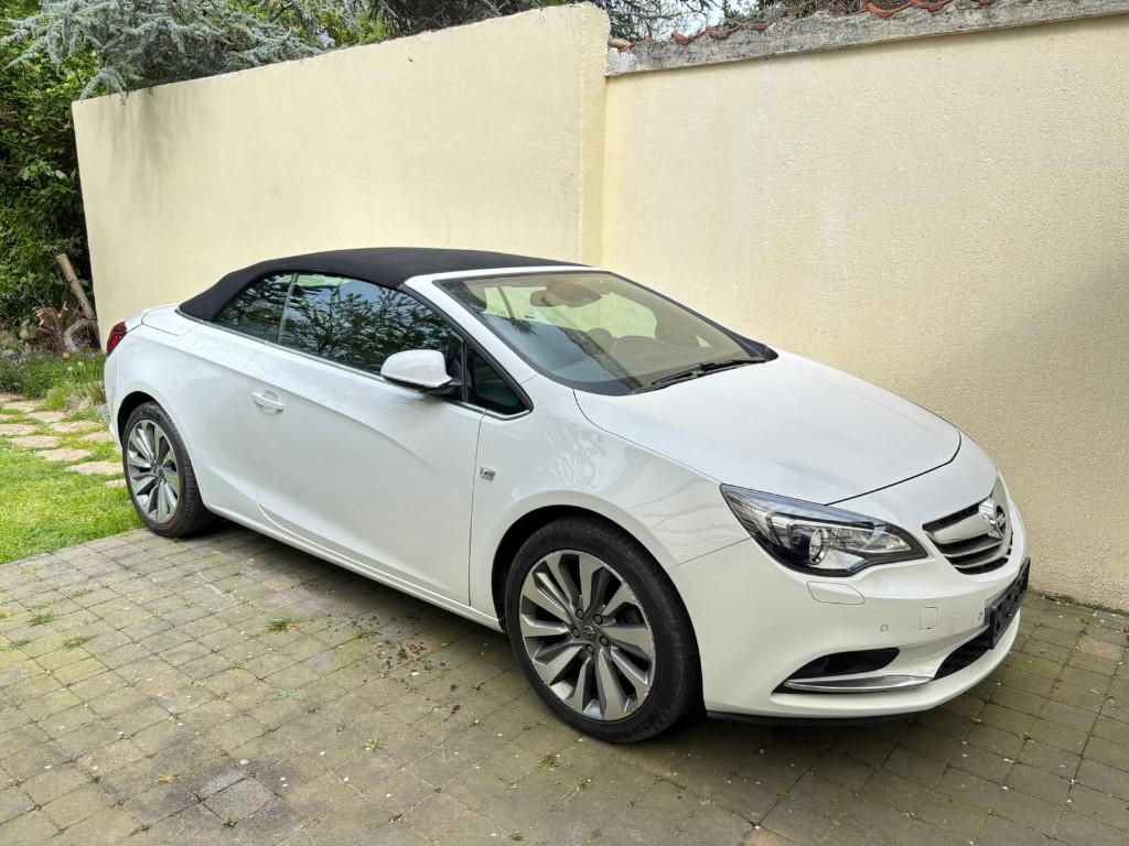 Opel Cascada Cosmo - 2018 - 1.4i turbo - 140pk, Auto's, Euro 6, Cabriolet, Handgeschakeld, 1400 cc