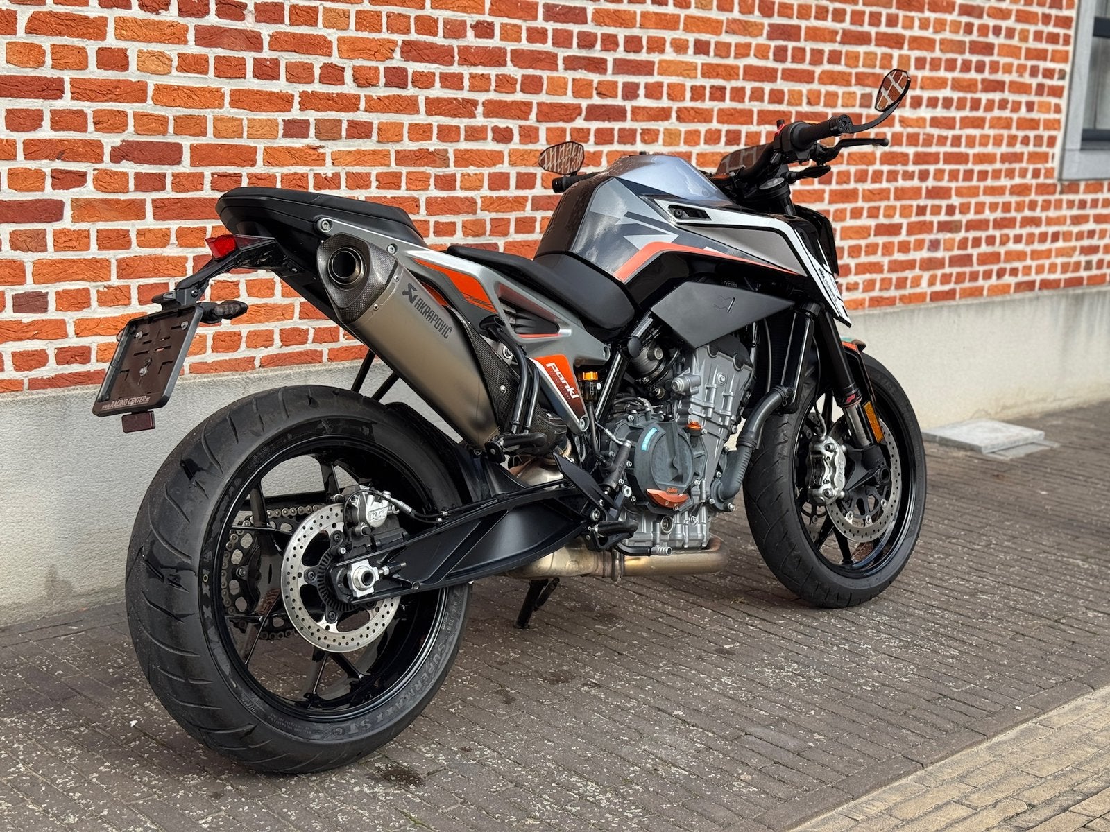 KTM 790 DUKE - 2019 - AKRAPOVIC - 4800KM - QUICKSHIFTER, Motoren, Occasion, Handvatverwarming, Particulier, Handgeschakeld