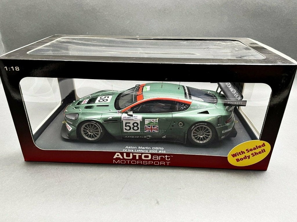 ASTON MARTIN DBR9 24H du Mans 2005 #58 1/18 AUTO ART Neuve+B, Enlèvement ou Envoi, Neuf, Voiture, Autoart