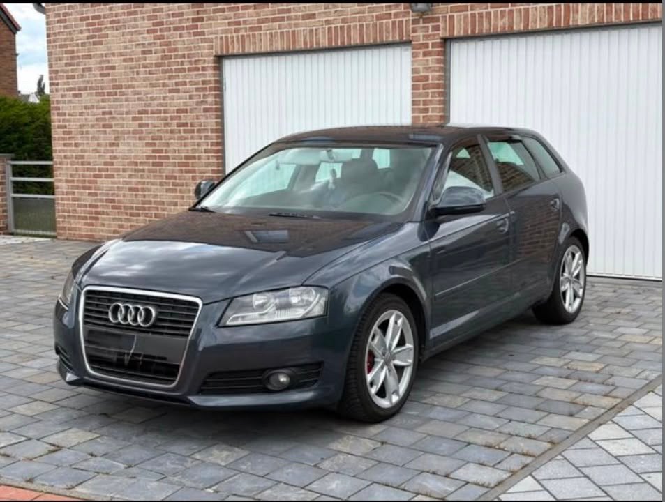 Audi a3 1.6 tdi automatische versnellingsbak 185.000 km, Auto's, Euro 5, Blauw, Leder, Diesel