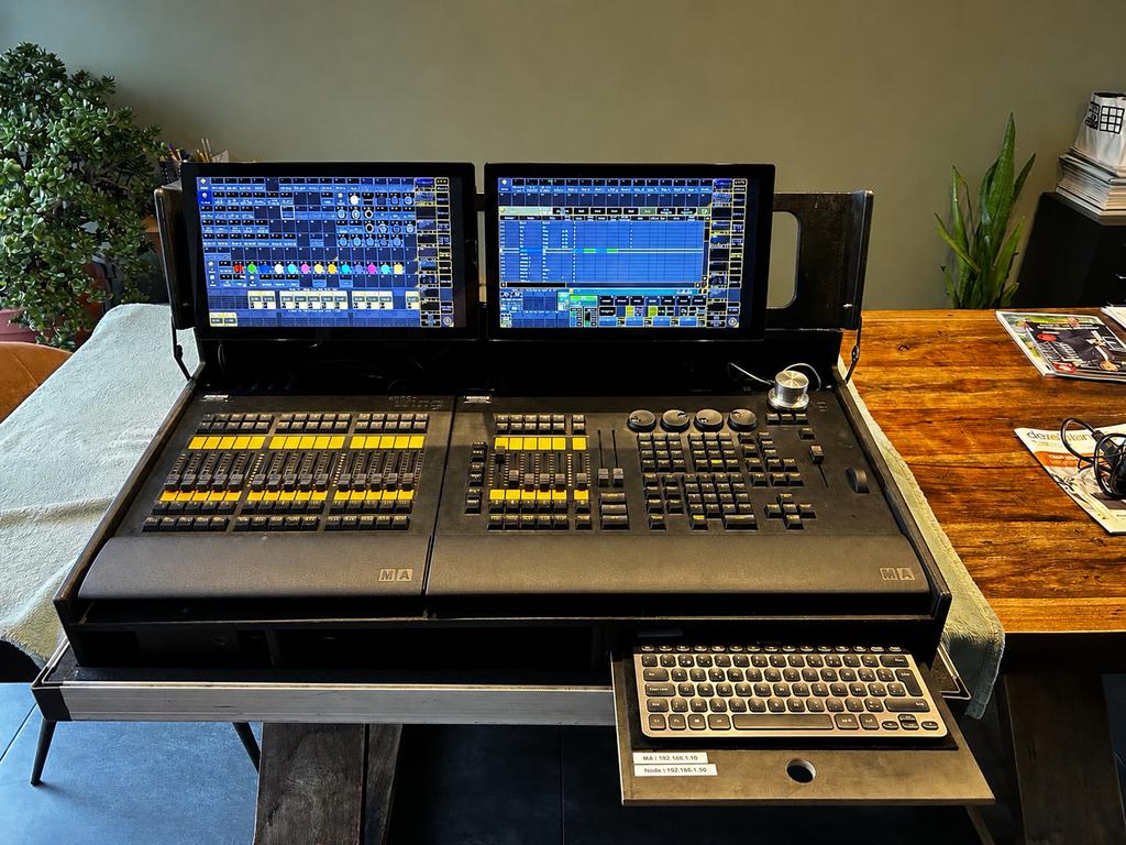 MA Lighting GrandMA 2 on pc set, Musique & Instruments, Éclairage de théâtre, Enlèvement, Utilisé