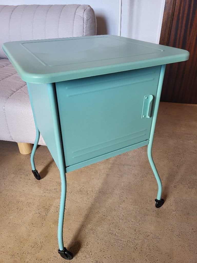 Vintage metalen mintgroene/turquoise Ikea Vettre nachtkastje, Ophalen, Gebruikt, Metaal of Aluminium, 55 tot 70 cm