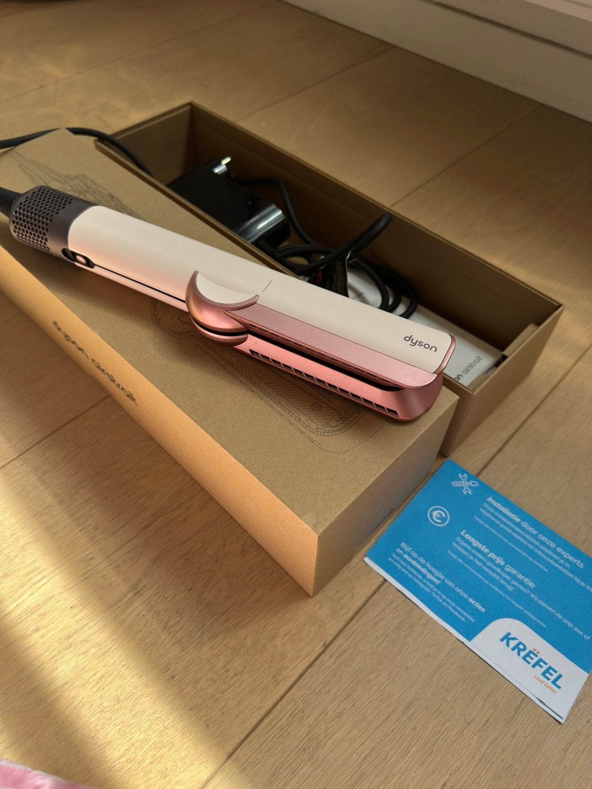 Nouveau Dyson Airstrait avec garantie, Bijoux, Sacs & Beauté, Beauté | Soins des cheveux, Enlèvement ou Envoi, Neuf, Fer à friser ou Lisseur