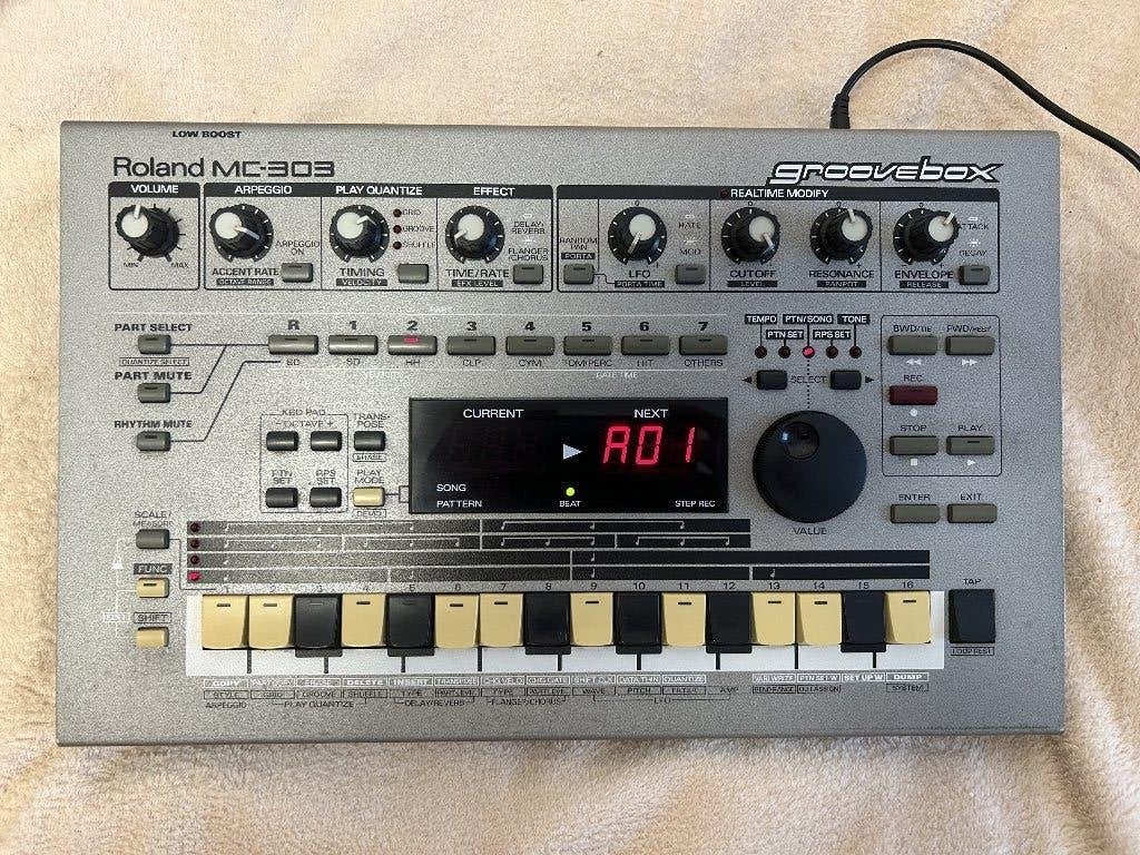 Roland MC 303 vintage groovebox, Muziek en Instrumenten, Ophalen, Roland