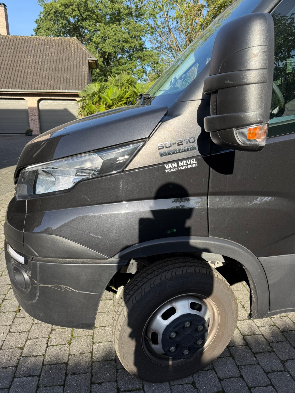 Be trekker Iveco, Automaat, Achterwielaandrijving, Leder en Stof, Zwart