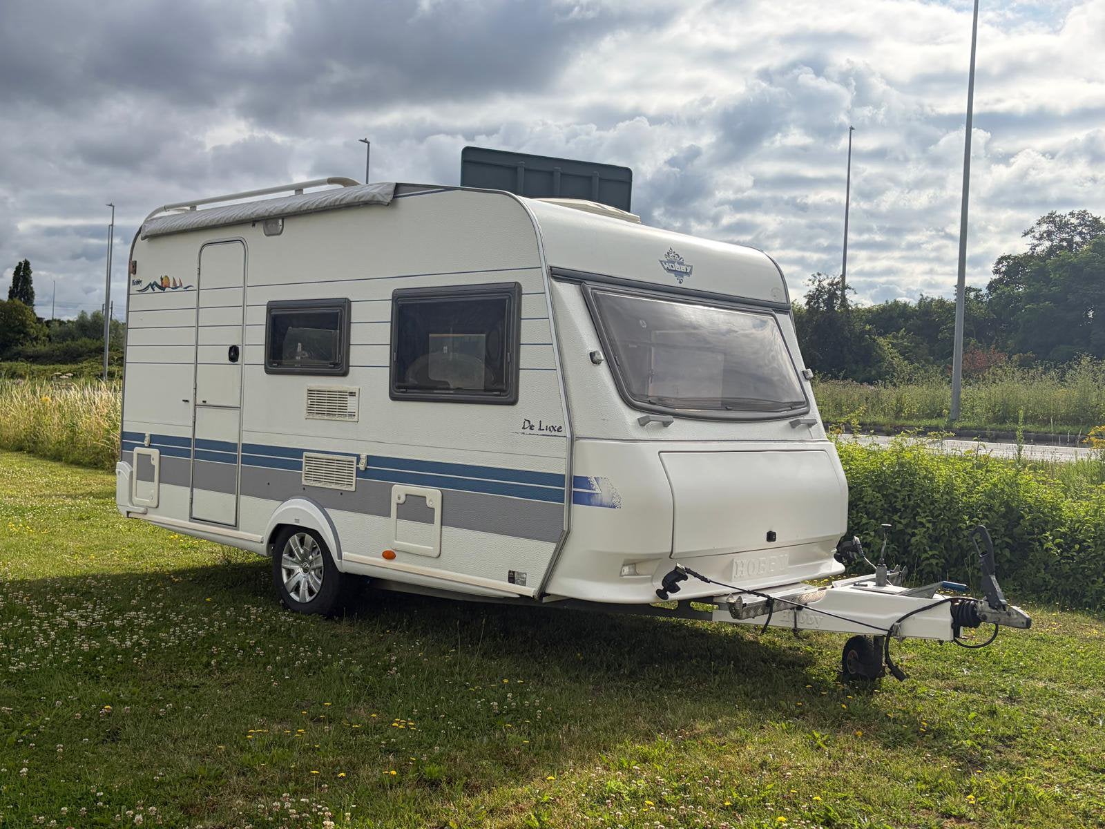 Hobby Deluxe 400s - Vastbed - Voortent, Particulier, Douche, Hobby